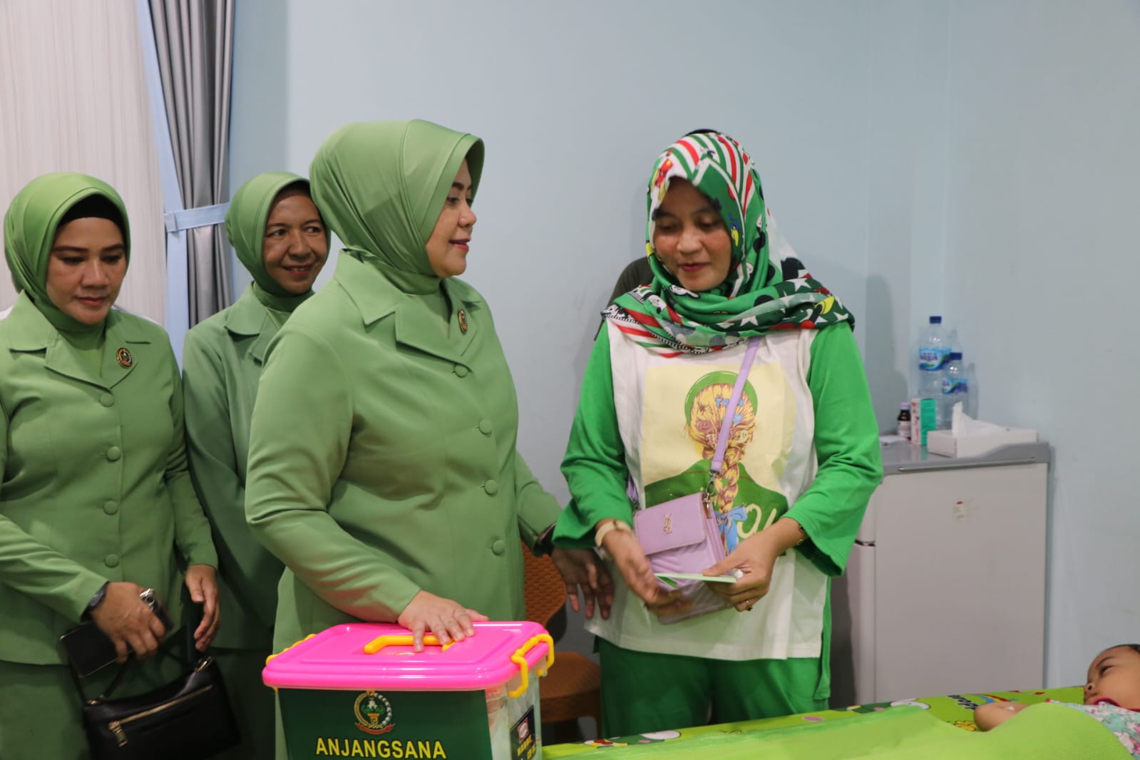 kunjungan-anjungsana-ibu-pangdam-4
